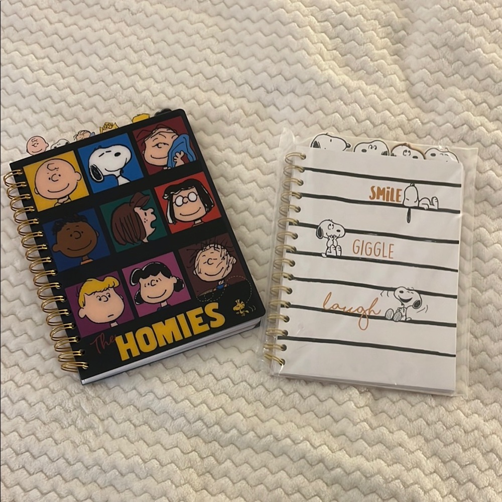 NWT! Peanuts Multicolor and BlackWhite Spiral Notebook Set